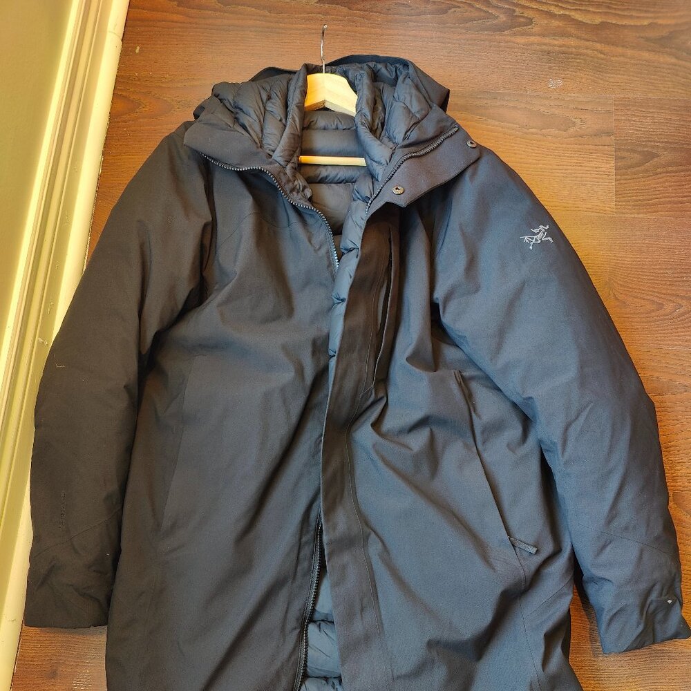 Arc'teryx Therme SV Coat – Black, Size Small, Excellent Condition